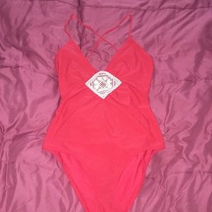 Monokini / cutout swimsuit